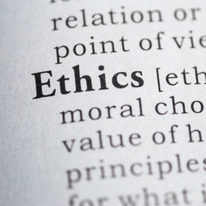 Zwischen Recht und Algorithmus: Ethische Herausforderungen der Künstlichen Intelligenz